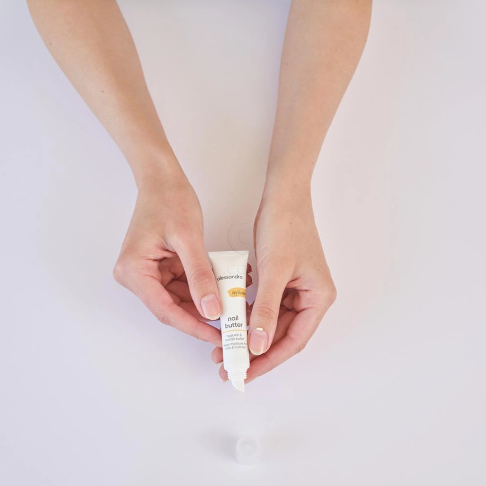 Alessandro Nail Butter, maslo za suho obnohtno kožico (15 ml)